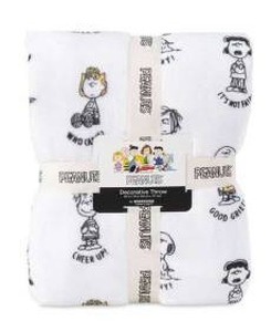 lot 10857 image: Peanuts Decorative Throw Blanket 60in x 70in