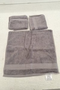 lot 10878 image: Gray Hand Towel and 2 Washclothes