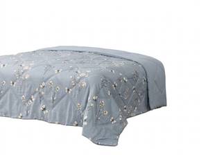 lot 10900 image: Berkshire Herringbone Microfiber Down Alternative Blanket, Queen