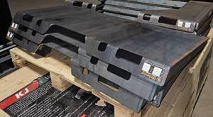 lot 78048 image: QMP2-16-12T - Wolverine - 12 Universal Quick Attach Mount Plate Model - Unused