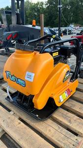 lot 81029 image: 7 HP Gas Vibratory Plate Compactor with 196 cc Engine (FT90) - Retail $0