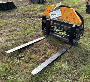 lot 82013 image: (PFA-11-3300G) Wolverine - Skid Steer Hydraulic Pallet Fork -Unused