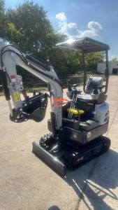 lot 82061 image: 1.4 HP RATO Gas Mini Excavator with Hydraulic Controls & Manual Thumb (ATS-ME18-Z) - Retail $0