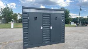 lot 84002 image: 2 person Portable Toilet (C300D)