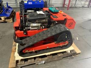 lot 100 image: Lawn Mower LM500 225CC Engine 170KG Operating Weight