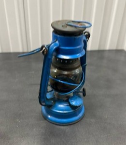 lot 10 image: Blue Kerosene Lantern with Glass Chimney