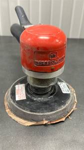 lot 17 image: Ingersoll Rand Model 311A Dual Action Air Sander