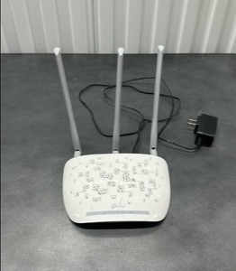 lot 49 image: TP-Link TL-WA901ND 450Mbps Wireless N Access Point