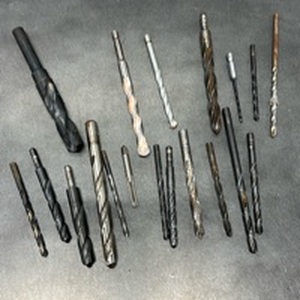 lot 51 image: Assorted Drill Bits and Tap 19-Piece Set