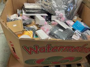 lot 34162 image: Gaylord Box of New Amazon Items - 2ft tall, 4ft across