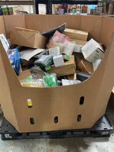 lot 34182 image: Pallet of Not Bid On and Not Picked Up Items, 3 ft tall 4 ft across