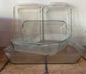 lot 53 image: Pyrex and Anchor Hocking Baking Casseroles