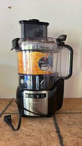 lot 59 image: New Never Used Hamilton Beach Food Processor