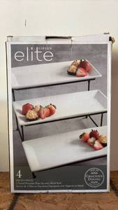 lot 60 image: NIB Gibson Elite Display Plates with Metal Rack