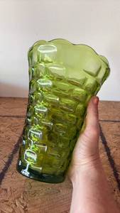 lot 67 image: 1960s Federal Glass Yorktown Colonial Green Glass Table Vase