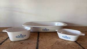 lot 72 image: Vintage Corning Ware Blue Cornflower Bakeware 3 Pieces