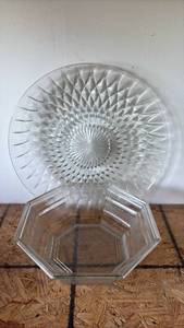 lot 81 image: Vintage Glassware Platter and Serving Bowl