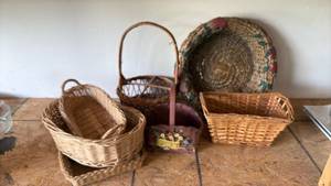 lot 93 image: Wicker Basket Collection Assorted Sizes