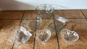 lot 120 image: Modern and Vintage Glassware