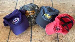 lot 132 image: 4 Assorted Graphic Baseball Caps Including Travis Tritt