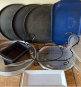 lot 140 image: Restaurant Serving Trays, Platters and Baking Pans