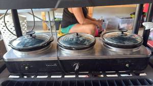 lot 145 image: Crock-Pot 3-Pot Slow Cooker Buffet Server and Oster Warming Plate