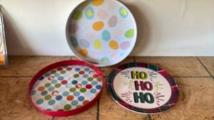 lot 150 image: 3) Melamine Serving Trays-Easter and Christmas 14-15 Inch Diameters
