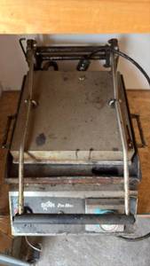 lot 174 image: Star Pro-Max Sandwich Press Overall Dimensions Approximately 27 inch by 15 inch by 14