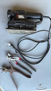 lot 178 image: Black & Decker Corded Sander and Hand Tools