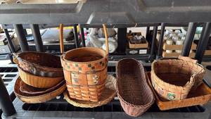 lot 187 image: Festive and Traditional Woven Baskets Assorted Styles