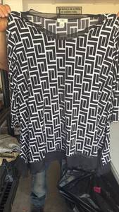 lot 403 image: Womens 34X Tops