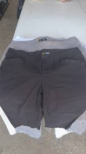 lot 409 image: Womens Jeans, Pants, Capris