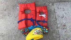 lot 427 image: Childrens Life Jackets and Swim Vest