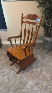 lot 454 image: Gliding Rocker Great Condition