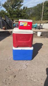 lot 9 image: Coolers