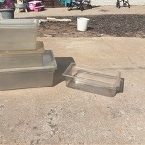 lot 22 image: commercial polycarbonate food storage boxes