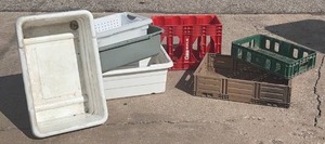 lot 23 image: Restaurant Totes & Dish Pans