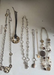 lot 29 image: Fashion Necklaces