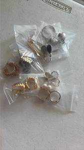 lot 43 image: Fashion Earrings