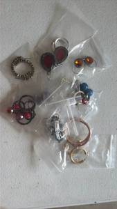 lot 44 image: Fashion Earrings