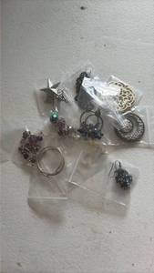 lot 45 image: Fashion Earrings