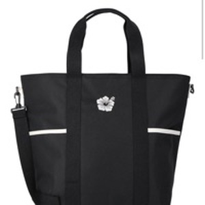lot 82 image: No Boundaries Womens Beach Insulated Tote Bag, Black - Retail $0