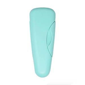 lot 18730 image: RADIUS Razor Travel Case, BPA-Free Recycled Plastic, Portable for Bathroom, School, Home, Camping - Mint - Retail $5
