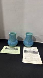 lot 1016 image: Vintage Van Briggle pottery vases 4.5 inches tall