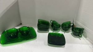 lot 1022 image: &nbspAnchor Hocking Charm Forest Green pattern cups, and saucers, bowls, platter and sugar and creamer