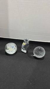 lot 1058 image: Vintage Baccarat clear crystal owl figurine, 2 circular paperweights one is signed