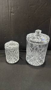 lot 1080 image: Bohemia 24% lead crystal biscuit barrel and lidded jar 9.5 inches tall