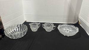 lot 1087 image: Glass Tableware Lot 4 Piece Set Bowls Creamer Sugar