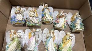 lot 1092 image: Symphony of Angels sculpture ornaments