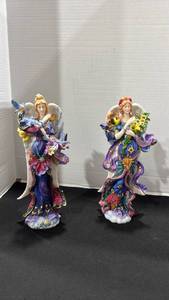 lot 1120 image: Lenox Nicole 2001 Angel of Glory and the Jennifer 2002 Angel of Glory figurines 13 inches tall with COAS